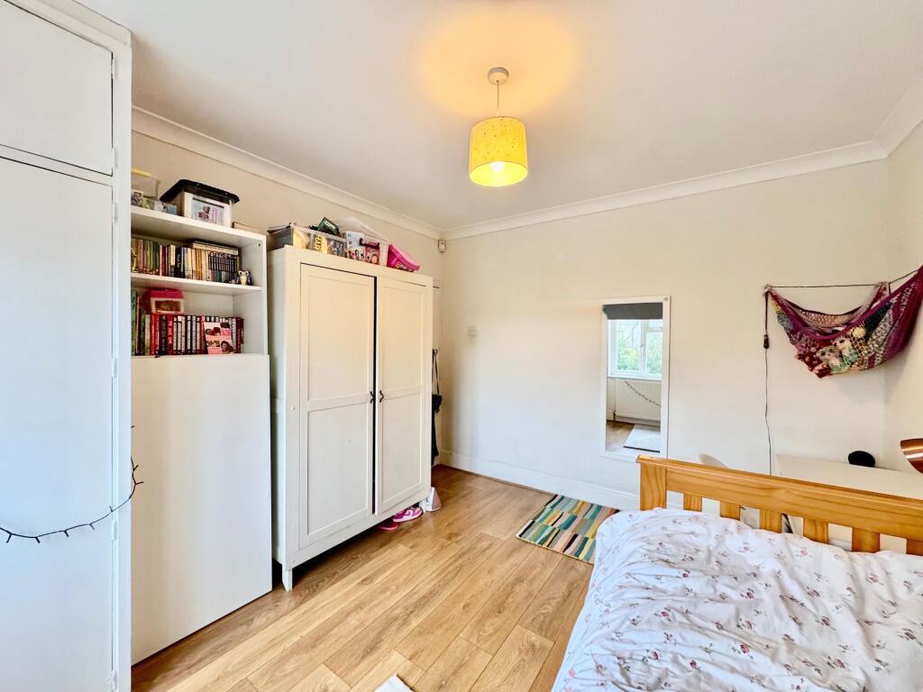 Deans Lane, Edgware, HA8, Edgware